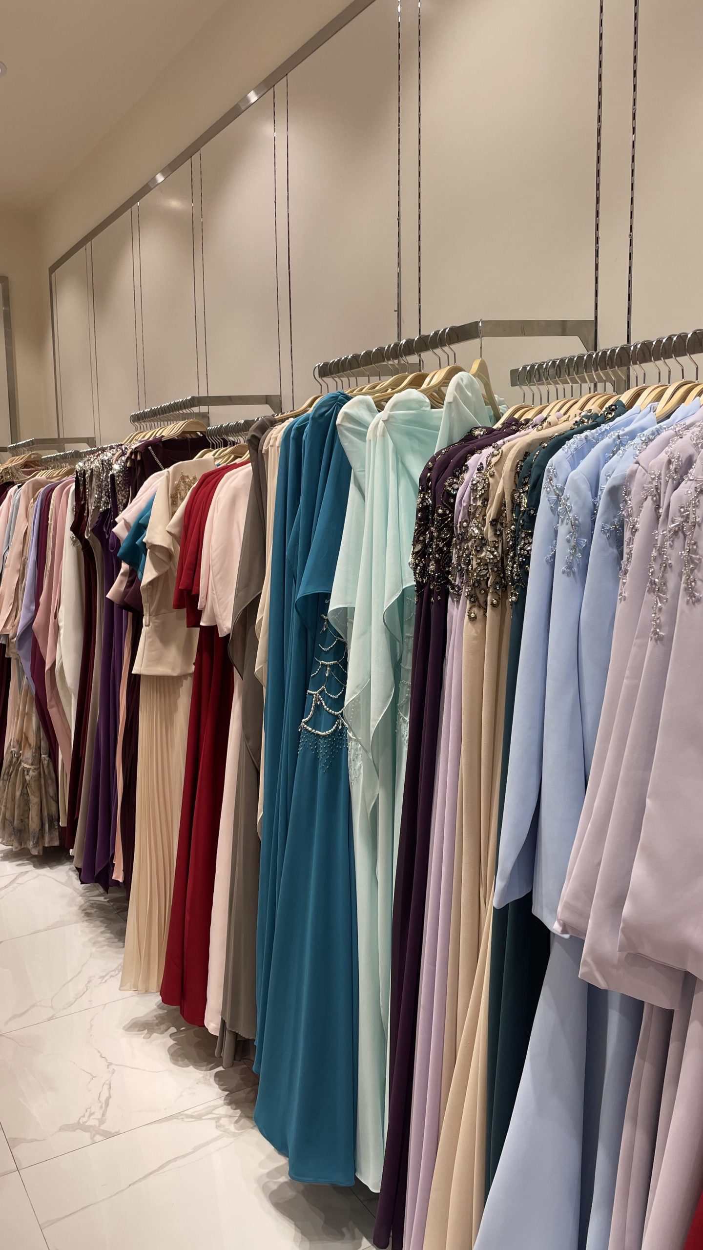 Where to find Abaya, Jalabiya, Mukhawar, and Dresses in Riyadh, Saudi Arabia? 