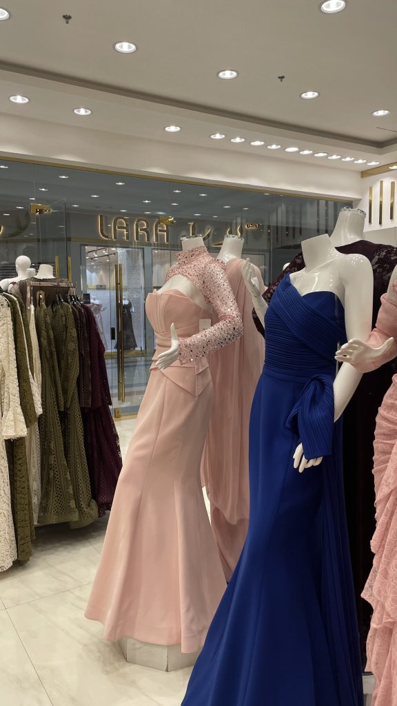 beautiful women dresses in saudi arabia